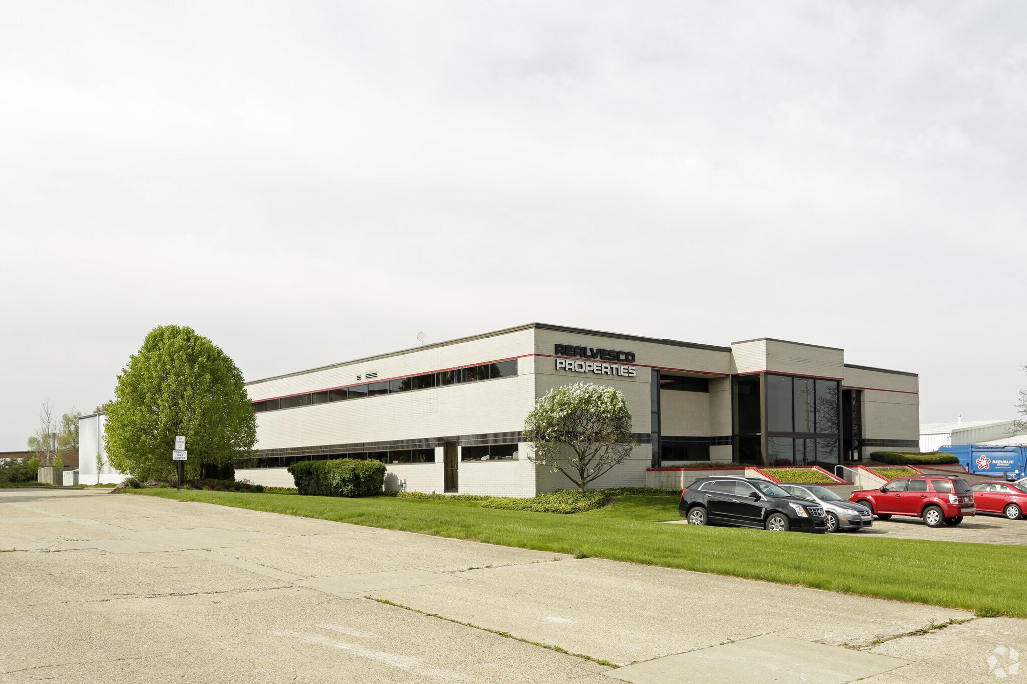 4180 44th St SE, Grand Rapids, MI for sale Primary Photo- Image 1 of 1
