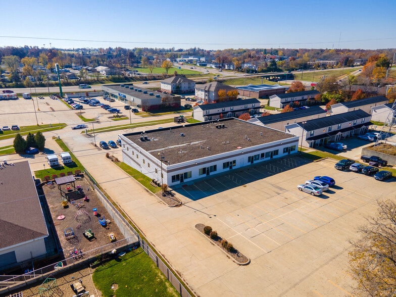 1717 R.T. Dunn Dr, Bloomington, IL for lease - Building Photo - Image 3 of 3