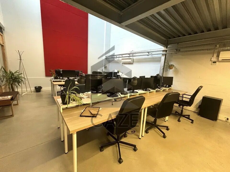 Location Bureaux 184 m² - Photo 1