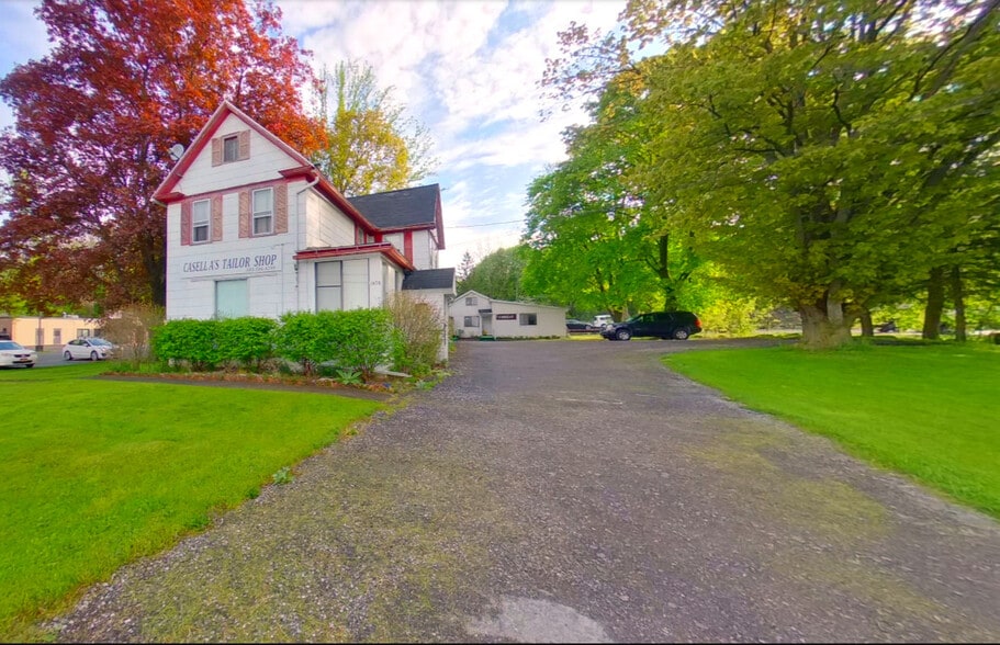 1676 Penfield Rd, Penfield, NY 14625