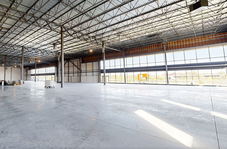 4120 Russell Rd, Ottawa, ON for lease - Matterport 3D Scan - Image 2 of 13