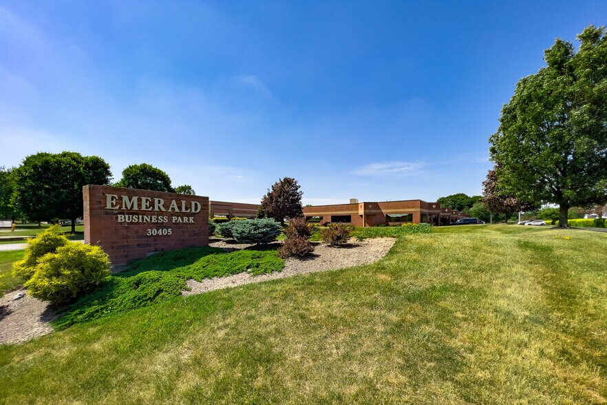 30405 Solon Rd, Solon, OH 44139