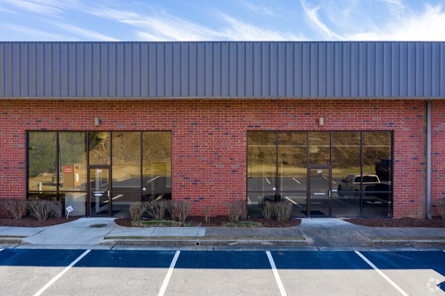 355 Brogdon Rd, Suwanee, GA for lease - Building Photo - Image 3 of 6