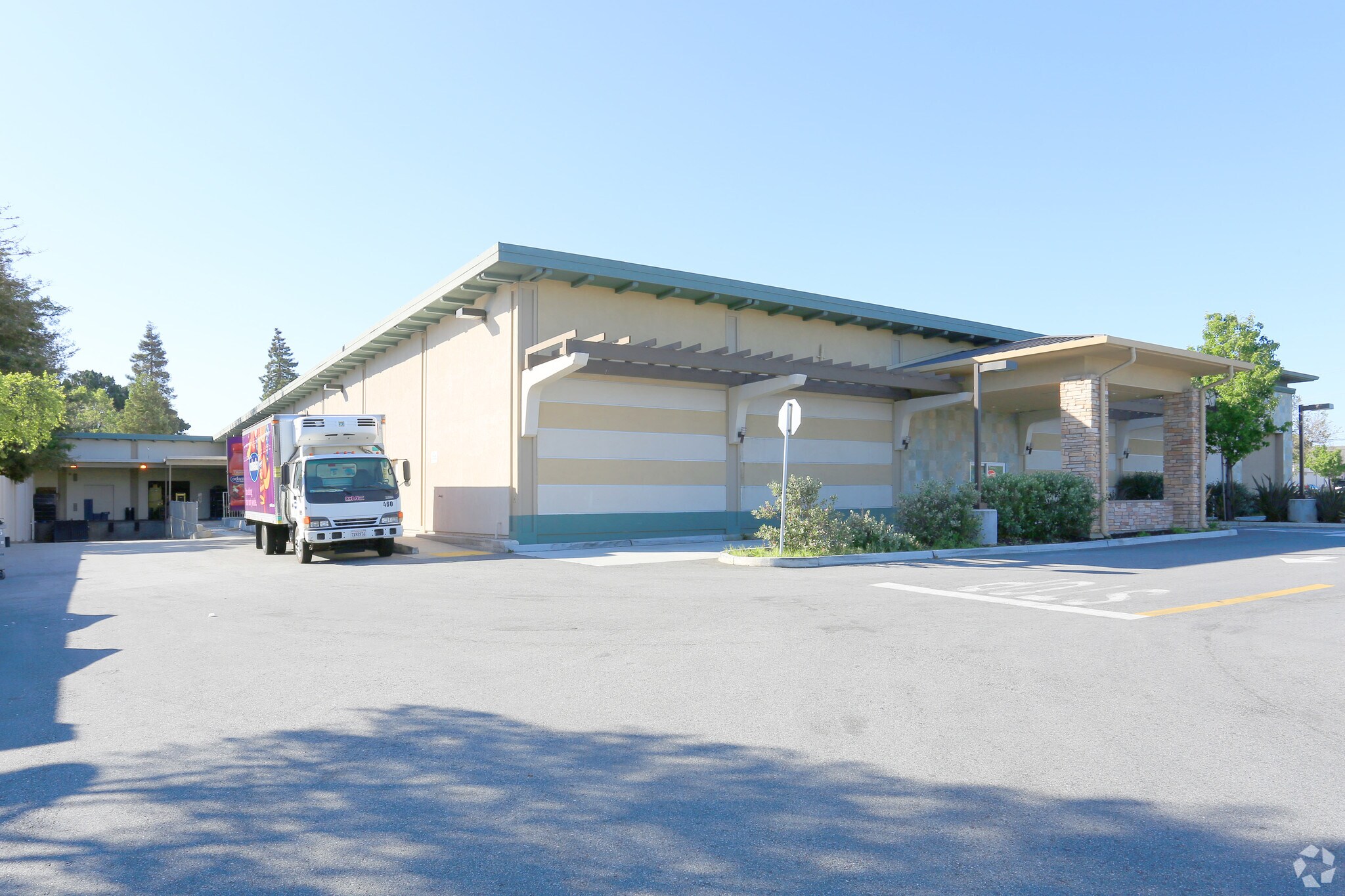 842872 N Delaware St, San Mateo, CA 94401 Woodlake Shopping Center