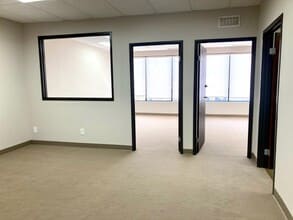 65 W Easy St, Simi Valley, CA for lease Interior Photo- Image 2 of 7