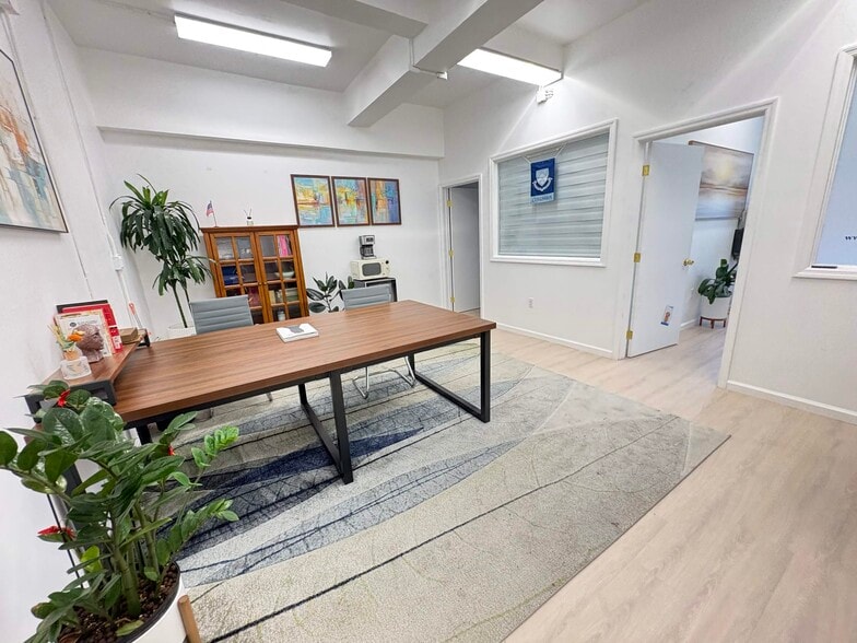 3901 Main St, Flushing, NY for lease - Interior Photo - Image 2 of 8