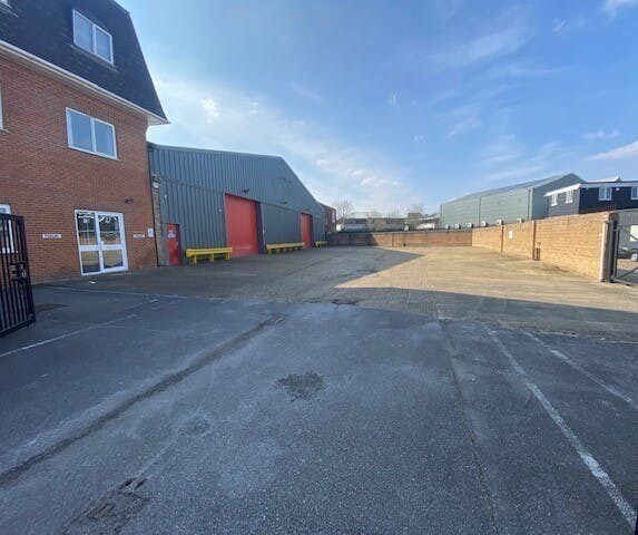 Eastheath Av, Wokingham for sale - Building Photo - Image 1 of 9