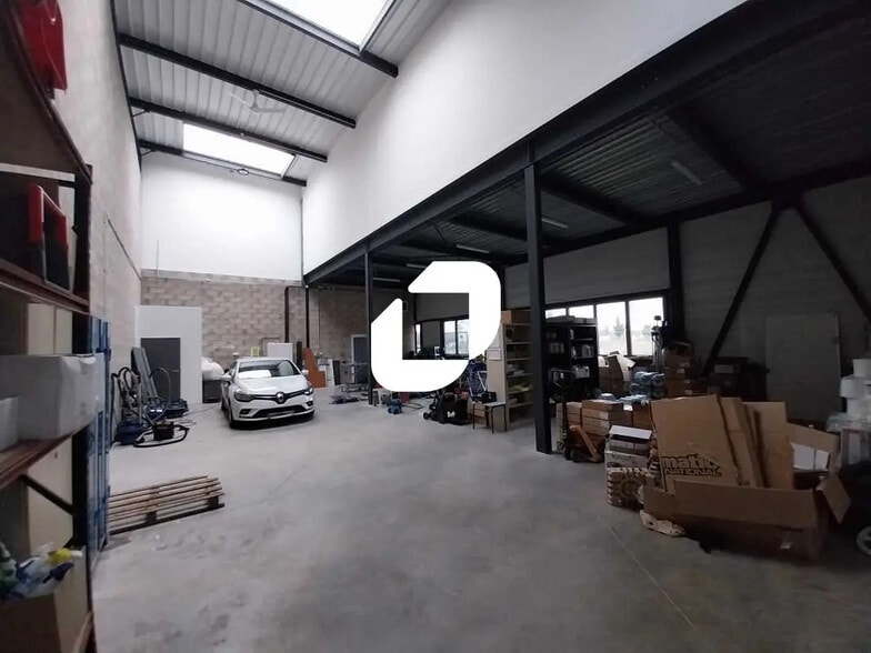 10 Boulevard De La Communauté, Buchelay for lease - Interior Photo - Image 2 of 9