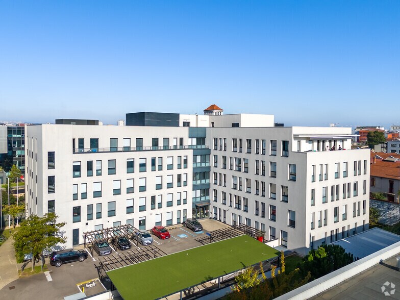 Office in Villeurbanne for lease - Aerial - Image 2 of 6