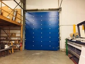 Flex in Argenteuil for lease Interior Photo- Image 2 of 9