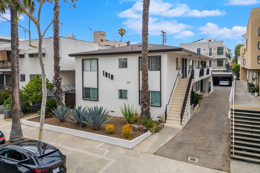 1010 N Orange Grove Ave, West Hollywood, CA for sale - Building Photo - Image 1 of 20