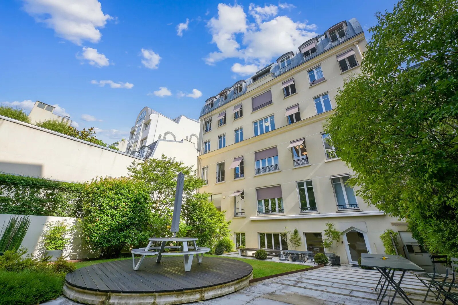 7 Rue Galvani, Paris for lease Building Photo- Image 1 of 21