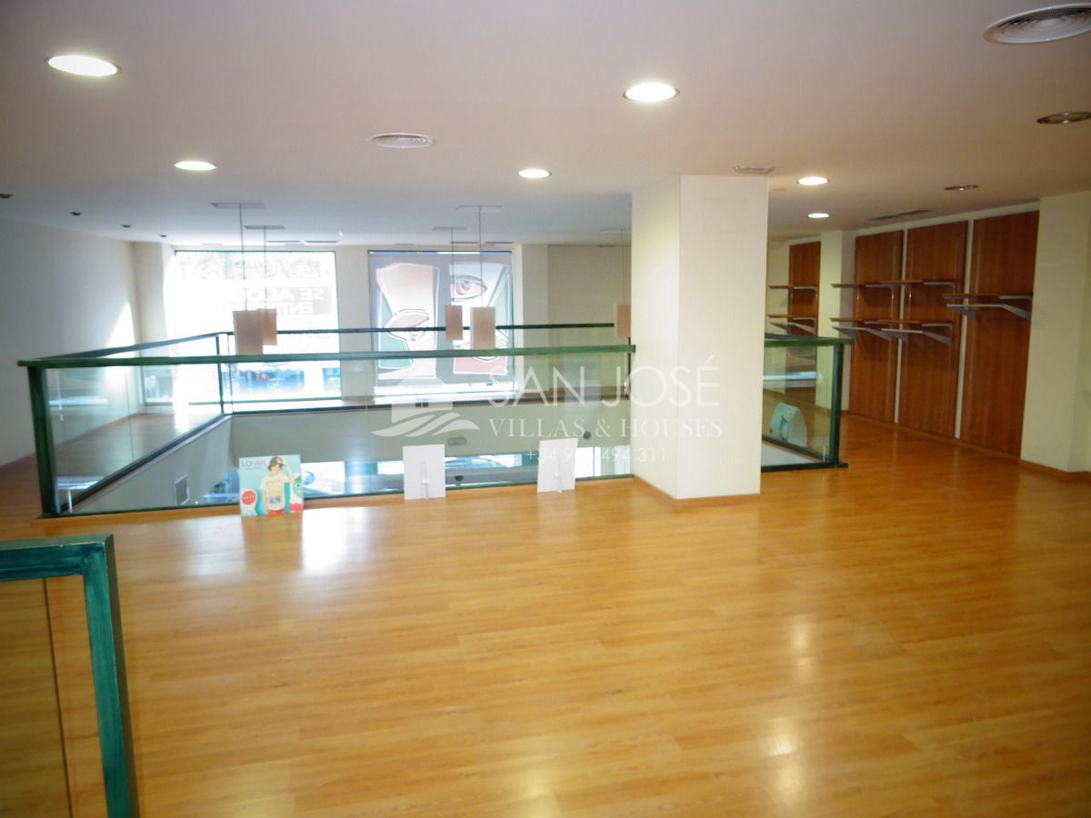 Retail in Alicante for sale Building Photo- Image 1 of 14