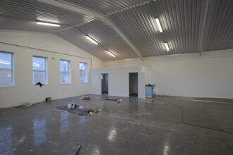 Dominion Way West, Worthing for lease Interior Photo- Image 2 of 3