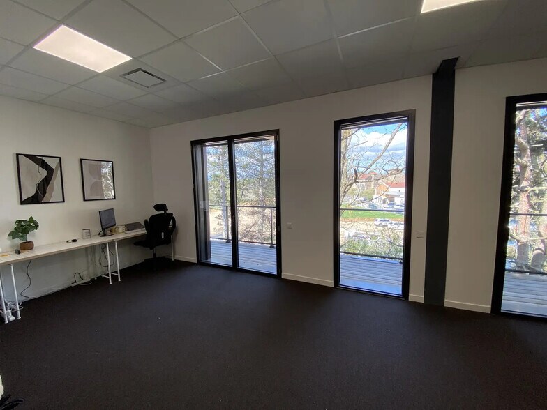 Office in Tassin-la-Demi-Lune for lease - Interior Photo - Image 2 of 4