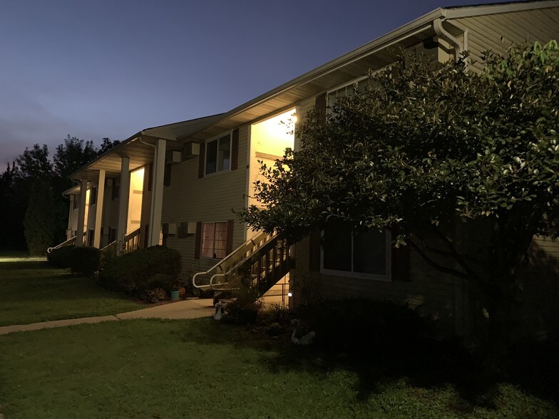 698 Posey Hill St, Roanoke, IN for sale - Building Photo - Image 1 of 1