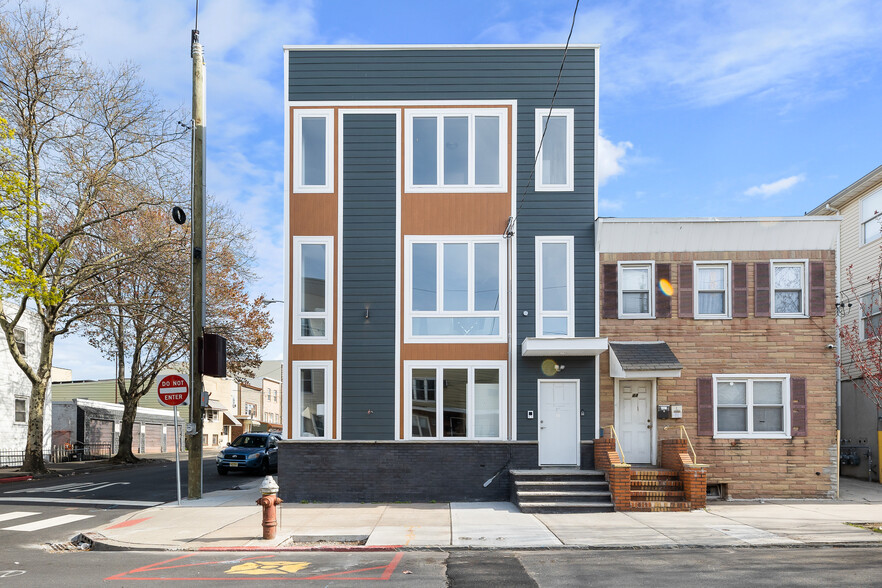 46 Logan Ave, Jersey City, NJ for sale - Building Photo - Image 1 of 1