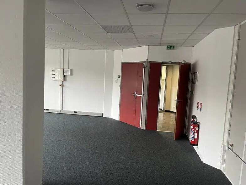 Office in Labège for lease - Interior Photo - Image 3 of 9