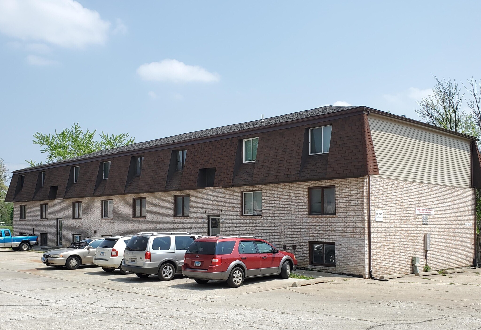 1901 Tracy Dr, Bloomington, IL for sale Building Photo- Image 1 of 1