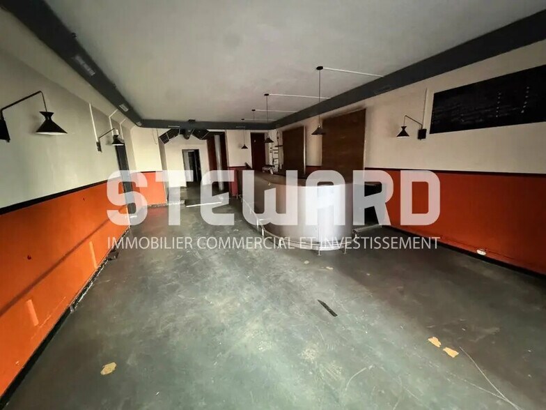 Retail in Lille for lease - Interior Photo - Image 3 of 8