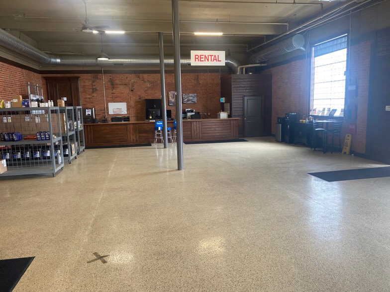 5105-5151 Loraine St, Detroit, MI for lease - Building Photo - Image 2 of 19