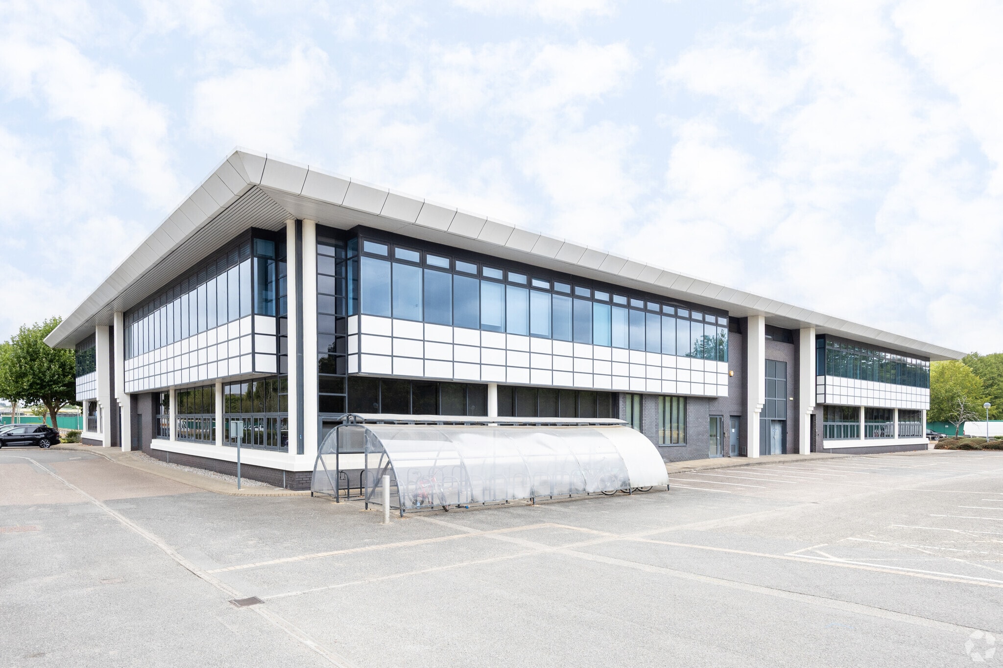 Watchmoor Rd, Camberley for sale Primary Photo- Image 1 of 1