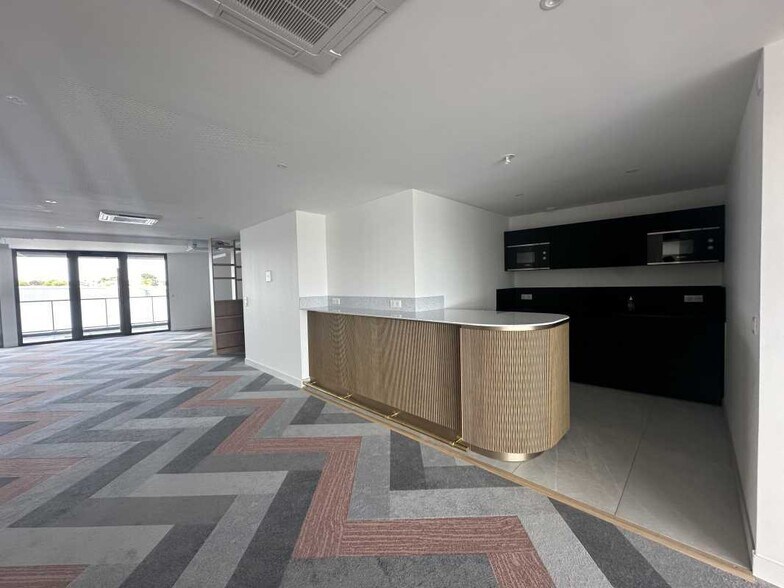 Office in Talence for sale - Building Photo - Image 2 of 7