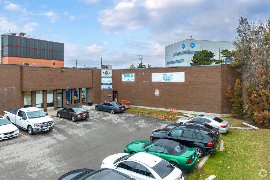 1006 Magnetic Dr, Toronto, ON for lease - Building Photo - Image 3 of 4