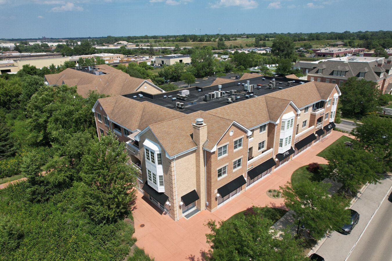 2300 Chestnut Ave, Glenview, IL 60026 - Unit 100 -  - Interior Photo - Image 1 of 21