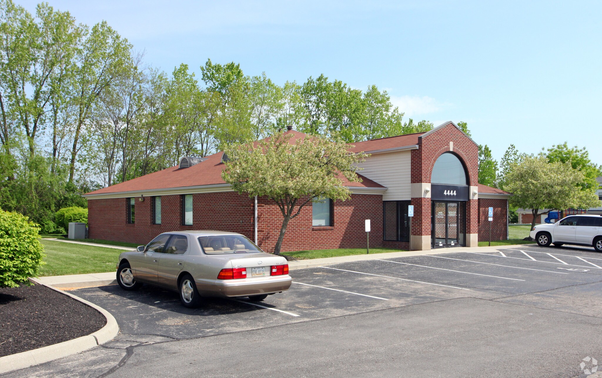 4444 Davidson Rd, Hilliard, OH 43026