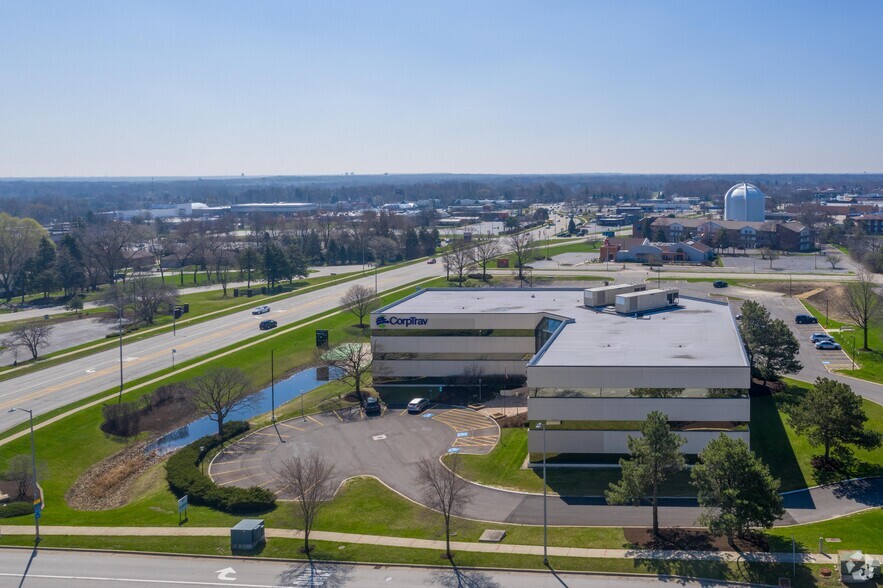 1717 N Naper Blvd, Naperville, IL for lease - Aerial - Image 3 of 7