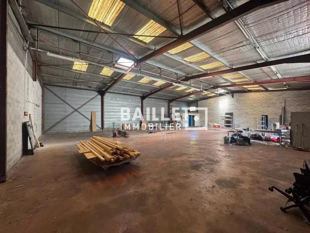 Industrial in Contes for lease Interior Photo- Image 1 of 15
