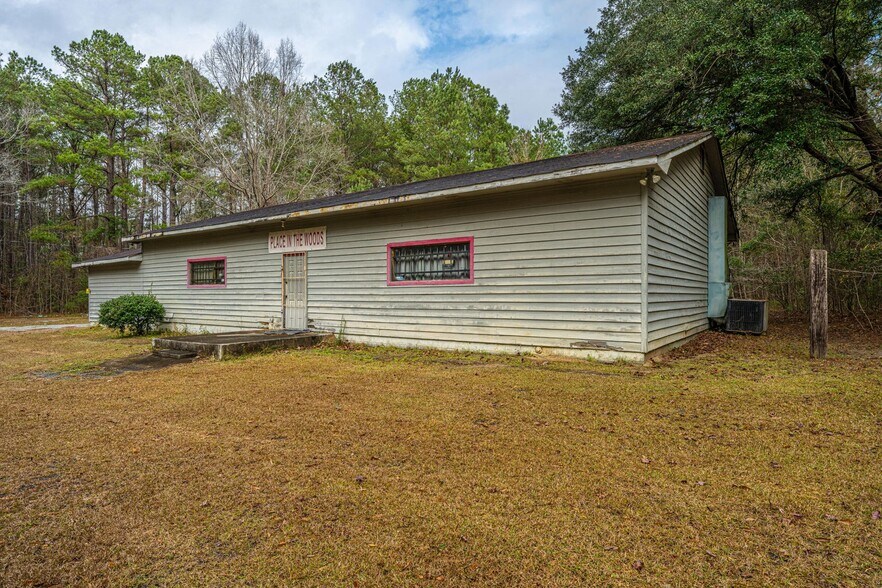 1020 Hamlin Corner Rd, Huger, SC for sale - Primary Photo - Image 1 of 1