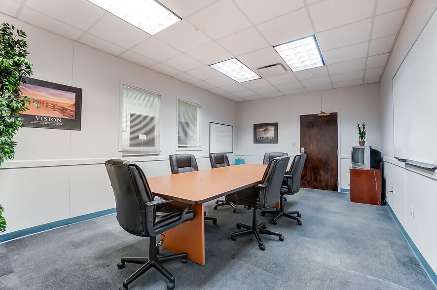 9635 Southern Pine Blvd, Charlotte, NC for lease - Interior Photo - Image 2 of 65