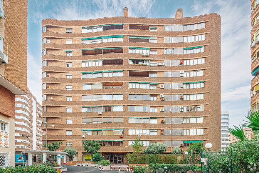 Calle Bolivia, 13-17, Madrid, Madrid for sale - Primary Photo - Image 1 of 1