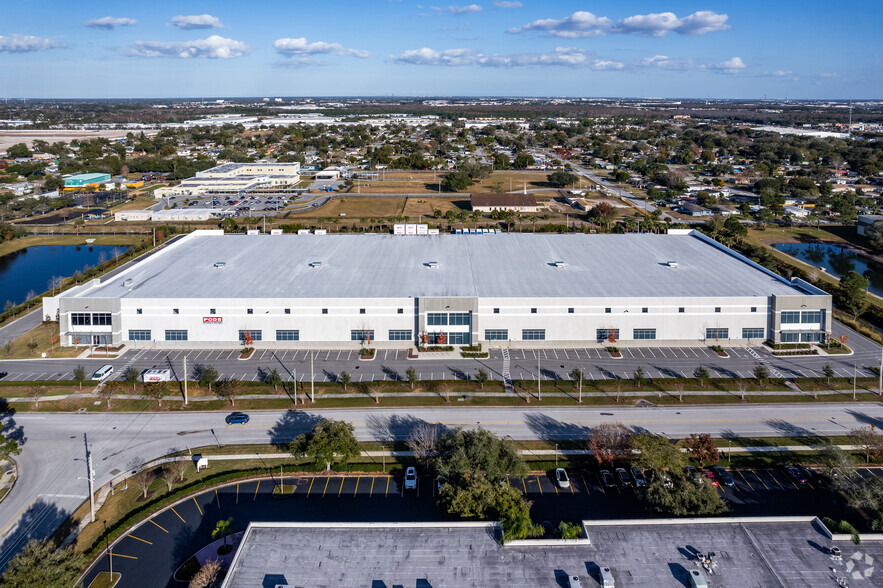 7133 Municipal Dr, Orlando, FL for lease - Building Photo - Image 3 of 5