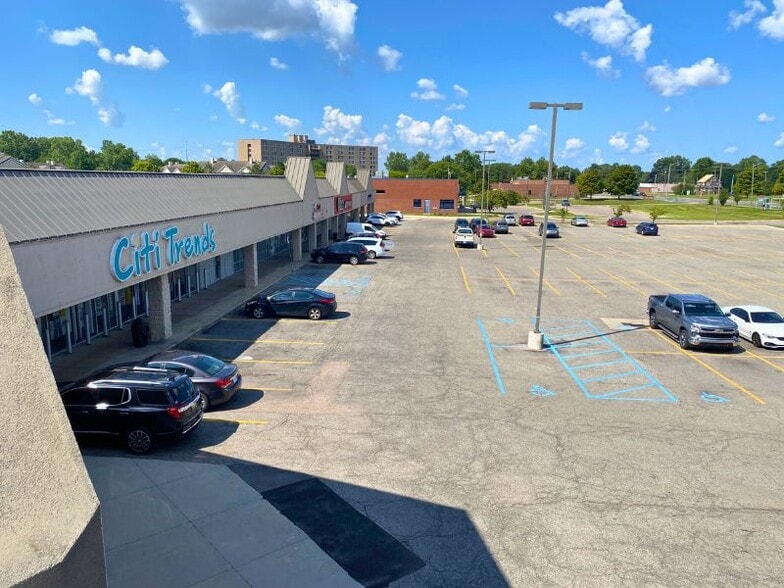 27425-27565 Michigan Ave, Inkster, MI for lease - Building Photo - Image 3 of 7