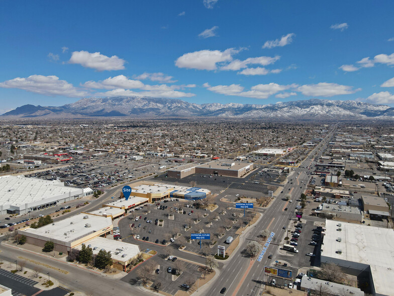 3301 Menaul Blvd NE, Albuquerque, NM for lease - Building Photo - Image 1 of 4