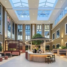 1 Arlington Sq, Bracknell for lease Interior Photo- Image 2 of 11