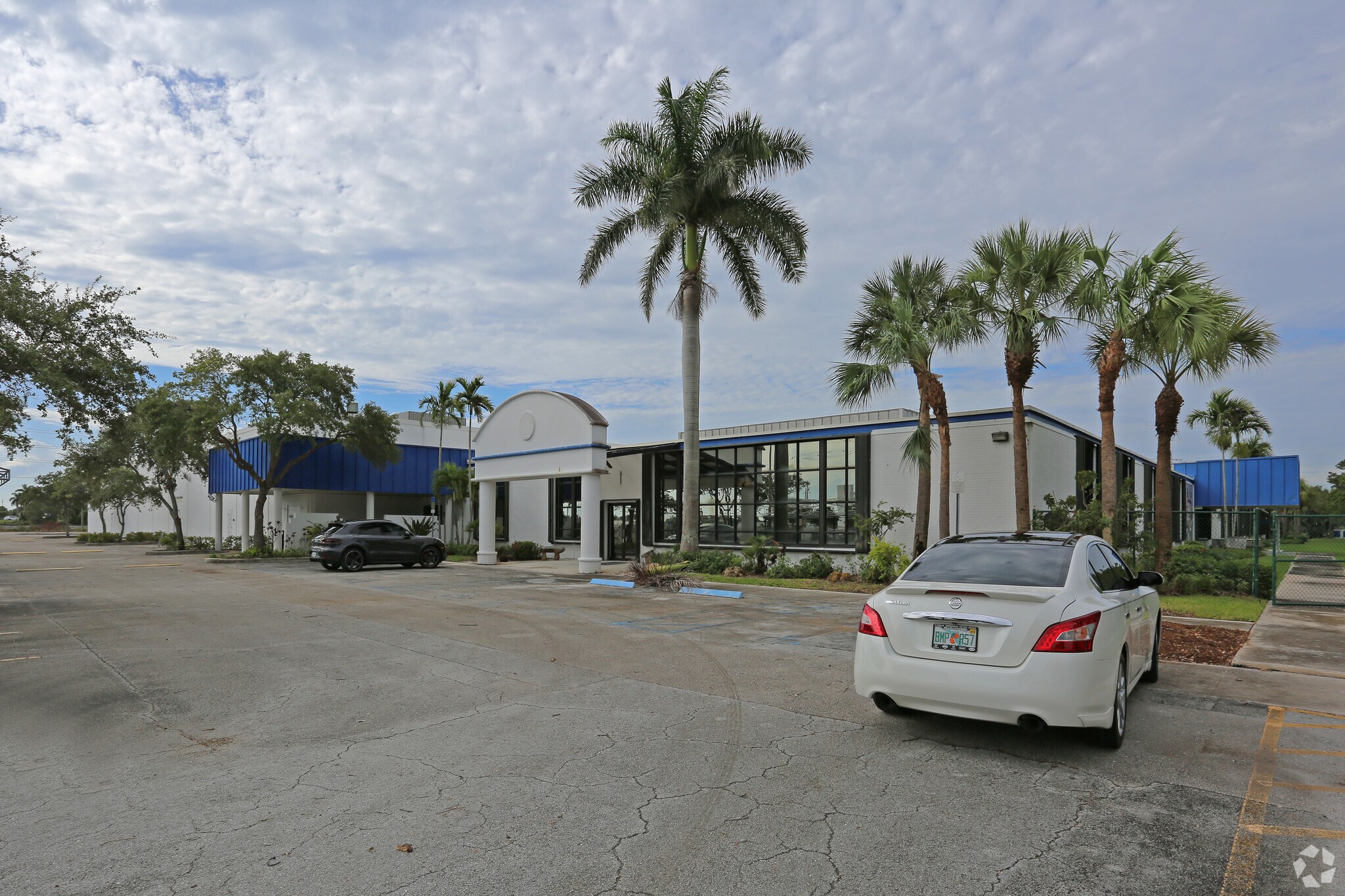 700 Banyan Trl, Boca Raton, FL for sale Primary Photo- Image 1 of 1