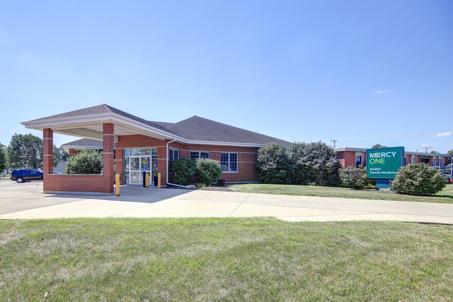 1021 11th St, DeWitt, IA for sale - Primary Photo - Image 1 of 1