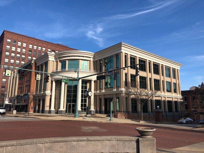 200 Market Ave N, Canton, OH for lease - Building Photo - Image 1 of 7