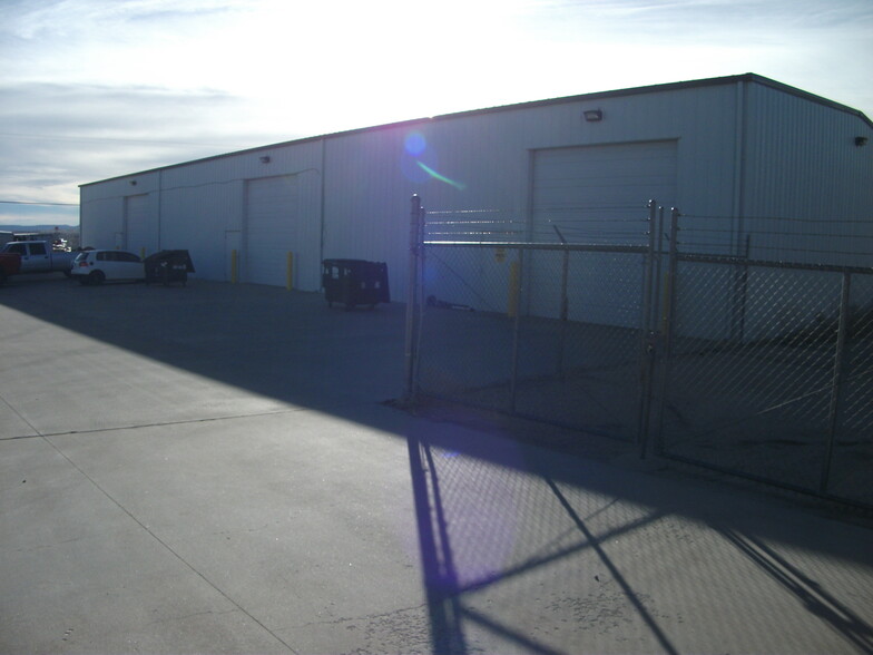 802-810 N Foster Rd, Casper, WY for lease - Building Photo - Image 3 of 9