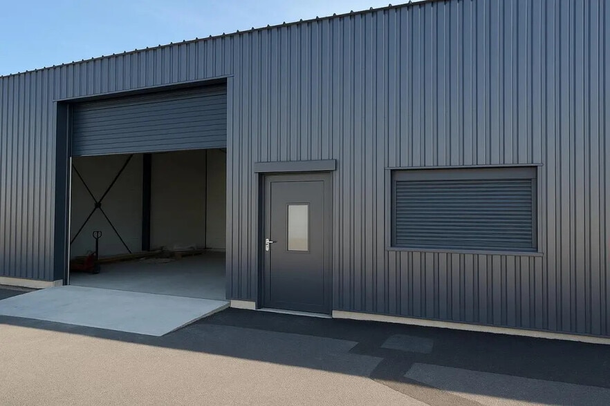 Flex in Carcassonne for lease - Building Photo - Image 2 of 2