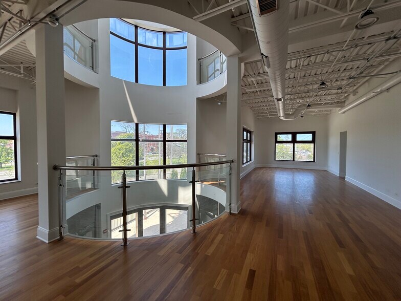 625 N Sacramento Blvd, Chicago, IL for lease - Building Photo - Image 3 of 13