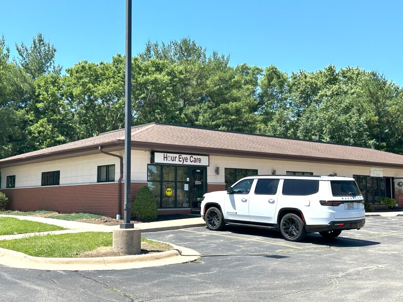 5003 Hononegah Rd, Roscoe, IL for sale - Building Photo - Image 3 of 5