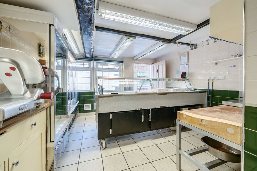 Cleobury Rd, Kidderminster for sale - Interior Photo - Image 3 of 4