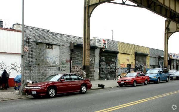 144 E 98th St, Brooklyn, NY for lease - Primary Photo - Image 3 of 9