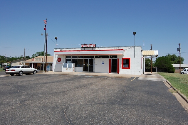 506 5th St, Wolfforth, TX for lease - Building Photo - Image 3 of 6