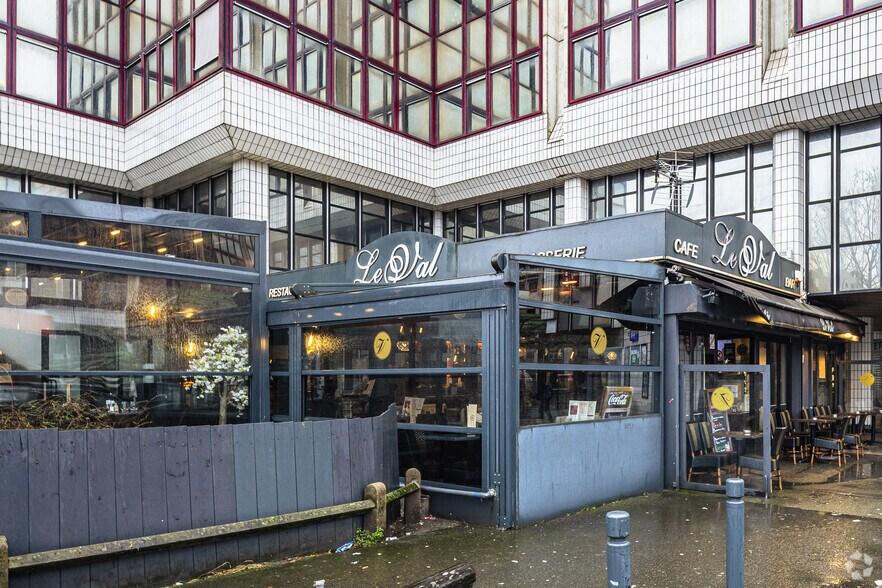 Office in Fontenay-sous-Bois for lease - Building Photo - Image 3 of 9